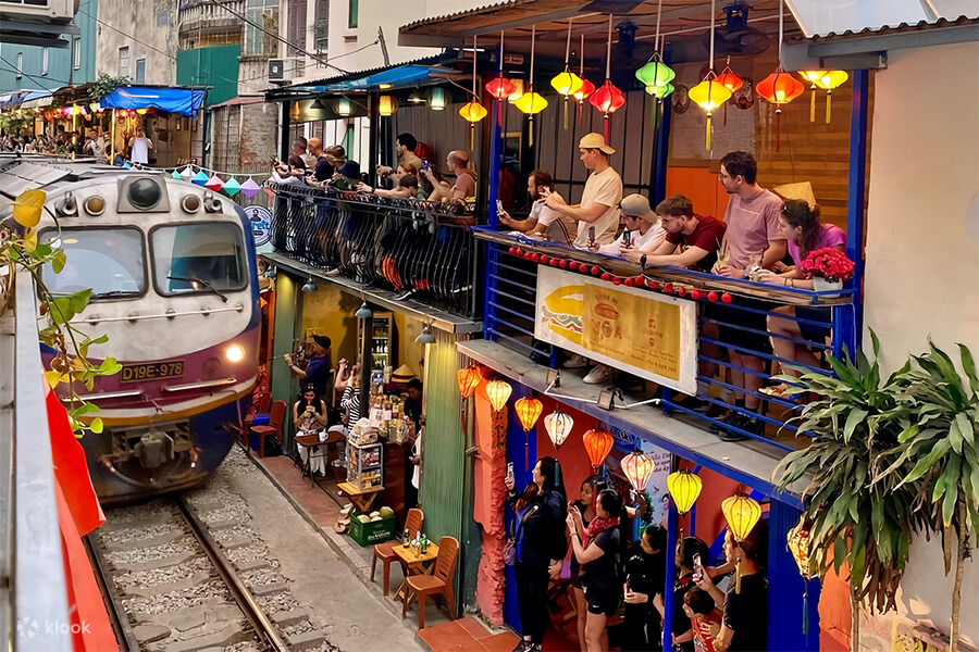 Coffee-Train-Street-Vietnam-Travel-Agency
