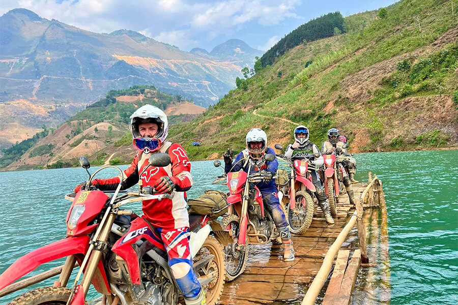 Motorbike-Tour-Vietnam-DMC