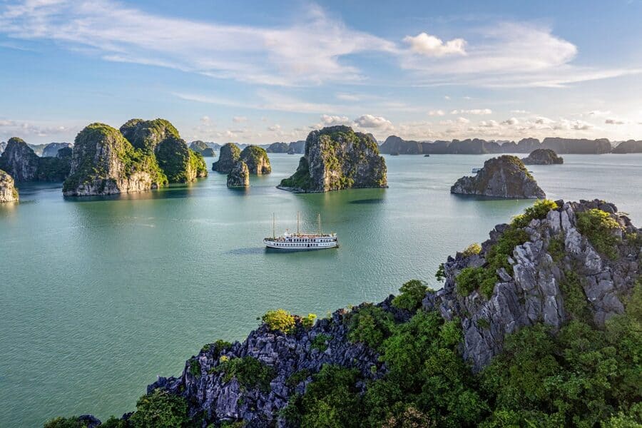 vietnam travel experiences in bai tu long