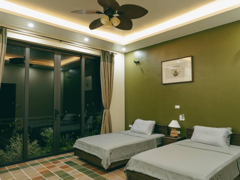 Nep House – Straw Room