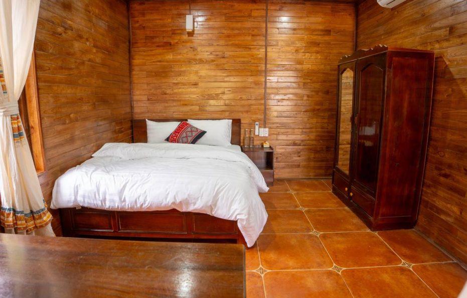 Me Farmstay – Stone Bungalow