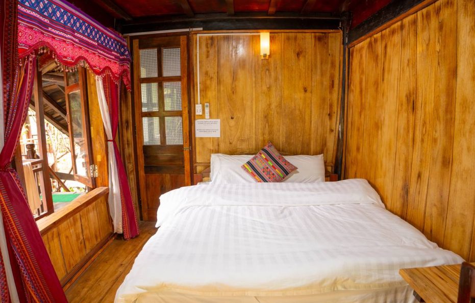 Me Farmstay – Double Stilt House