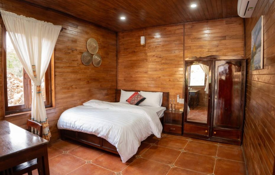 Me Farmstay – Stone Bungalow