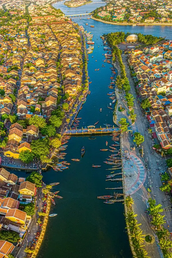 Lantern meditation by the river in Hoi An – Vietnam spiritual & mindful journey