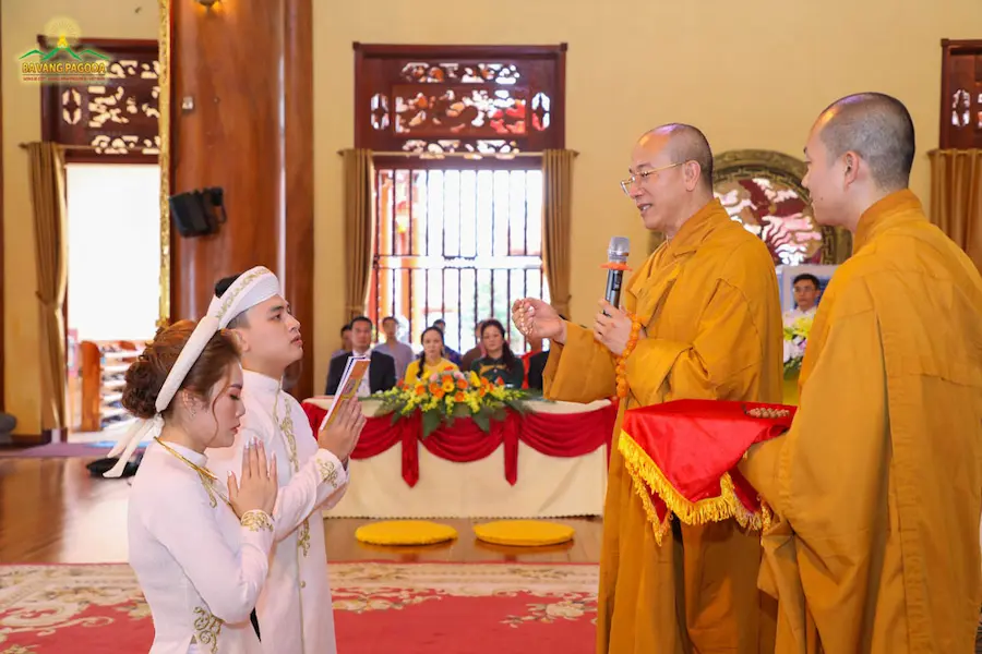 Temple blessing ceremonies for couples or families - Vietnam Heritage Journey