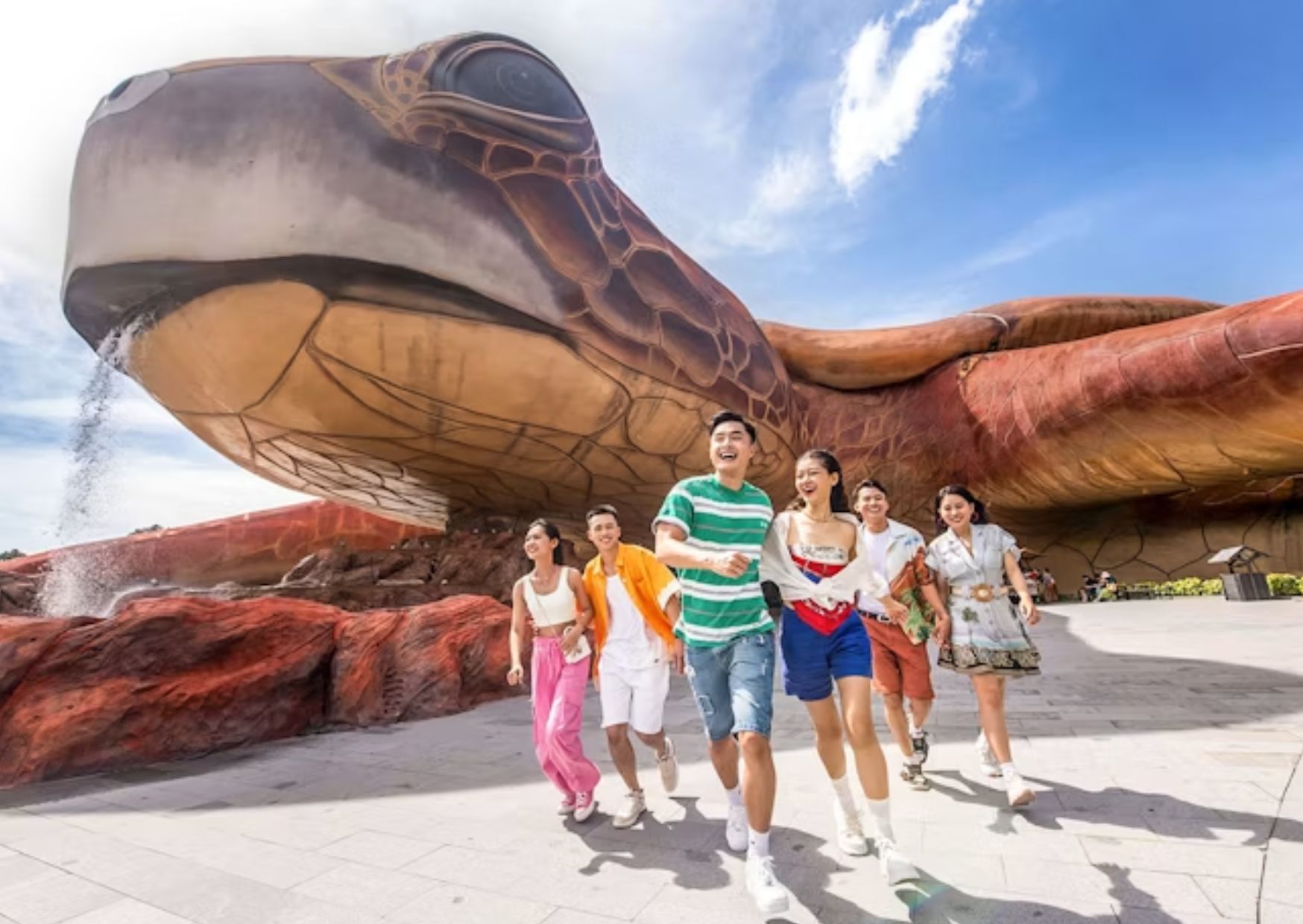 Family cheering together at VinWonders theme park