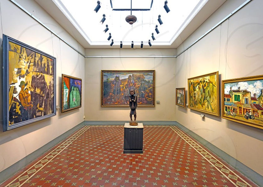 Painting gallery hall inside Ho Chi Minh City Museum of Fine Arts