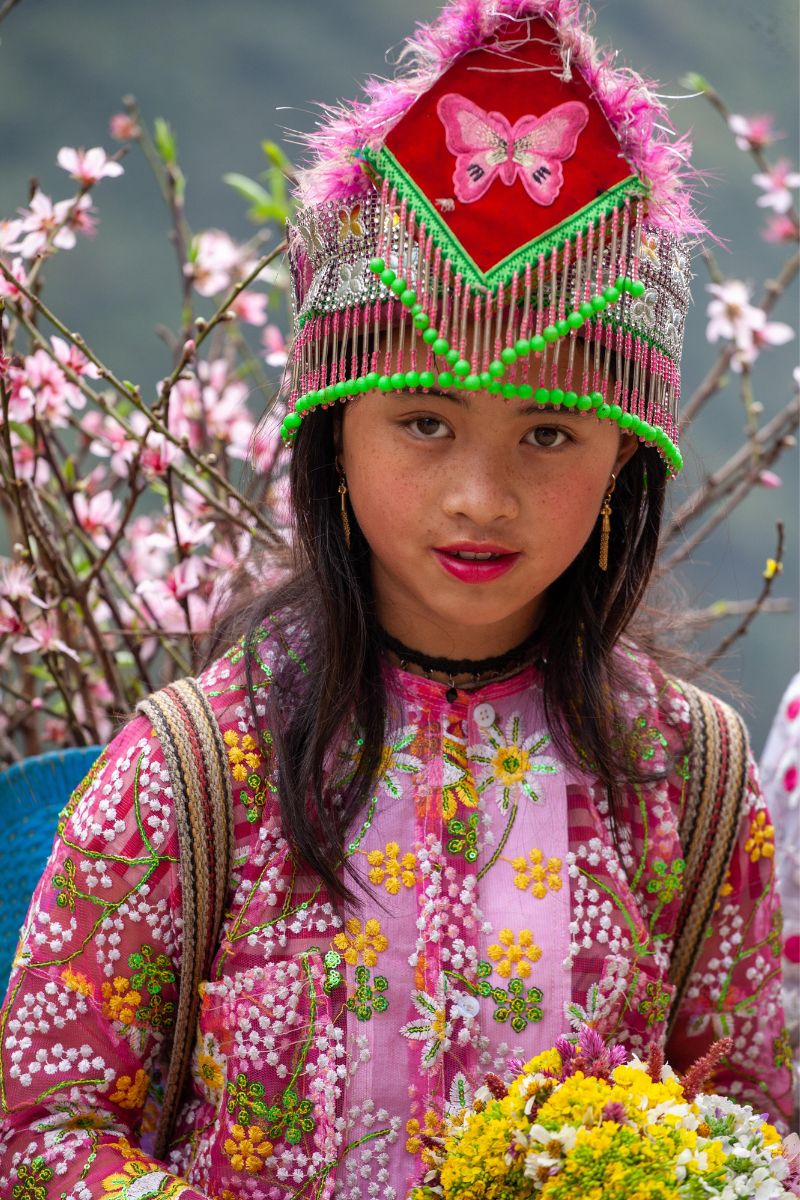 vietnam-ethnic-minority-girl-traditional-dress-b2b-vietnam-dmc
